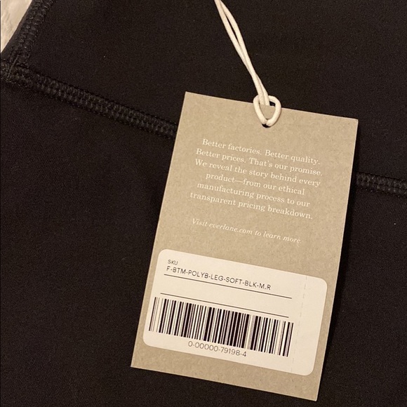 NWT 3pcs BUNDLE of Everlane Perform Leggings and Shorts - Medium - Picture 4 of 6